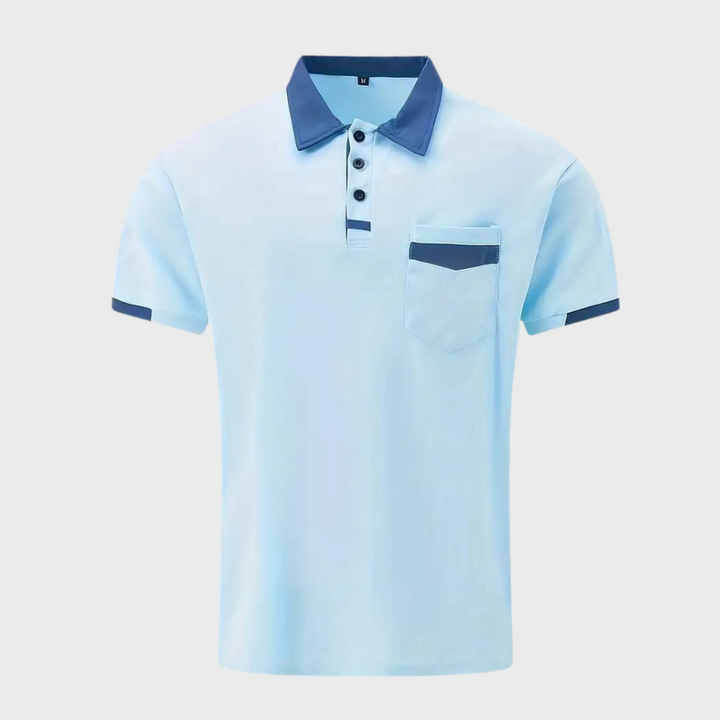 Męskie polo, model w ruchu, komfort i swoboda ruchów.