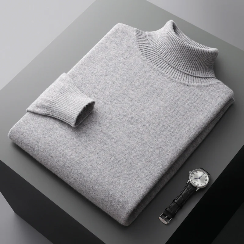 Elegancki męski sweter golf z wełny merynosów, gładki kolor, dopasowany krój, idealny do wyrafinowanego i wygodnego stylu.