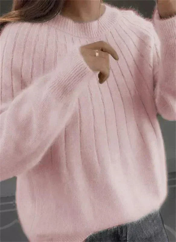 Damski sweter Ania w kolorze kaszmirowym, elegancki, z długim rękawem i okrągłym dekoltem, idealny na jesień i zimę.