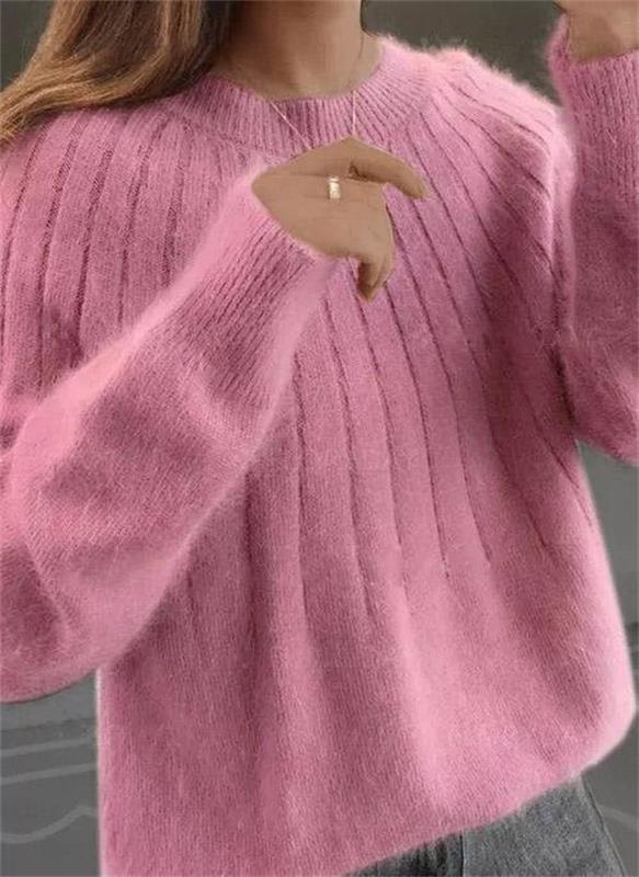 Damski sweter Ania w kolorze kaszmirowym, elegancki, z długim rękawem i okrągłym dekoltem, idealny na jesień i zimę.