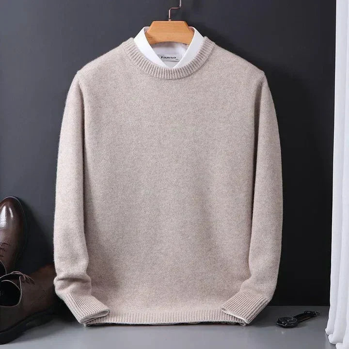 Męski sweter z kaszmiru, z okrągłym dekoltem, miękki i elegancki, idealny do ponadczasowego stylu i optymalnego komfortu.