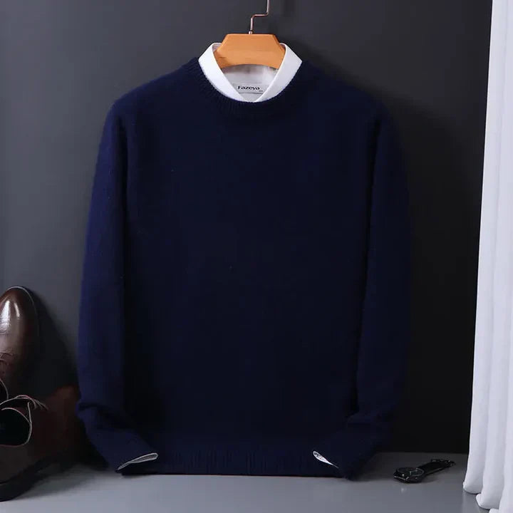Męski sweter z kaszmiru, z okrągłym dekoltem, miękki i elegancki, idealny do ponadczasowego stylu i optymalnego komfortu.