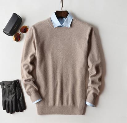 Męski sweter kaszmirowy, jednolity kolor, miękka tekstura, okrągły dekolt, długie rękawy, wysokiej klasy elegancja i komfort.