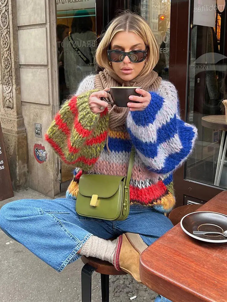 Damski sweter wielokolorowy, stylowy i komfortowy, idealny na co dzień.