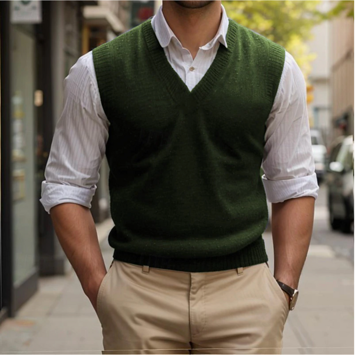 Męski sweter V-neck bez rękawów w stylu vintage, dopasowany krój, kolor niebieski, komfortowy i elegancki.