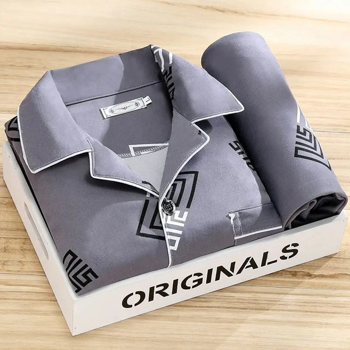 Elegancka męska piżama w paski, nowoczesny design, optymalny komfort, miękkie tkaniny, idealna na chłodne wieczory