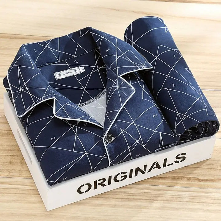 Elegancka męska piżama w paski, nowoczesny design, optymalny komfort, miękkie tkaniny, idealna na chłodne wieczory