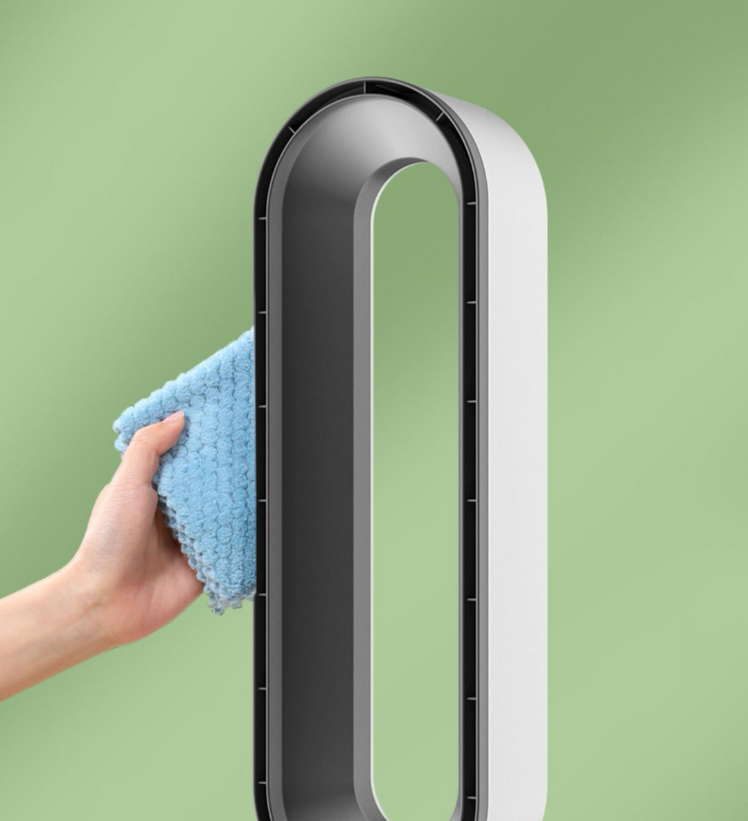 Klimatyzator AirPure 3w1 w złotym kolorze, dodający elegancji do salonu
