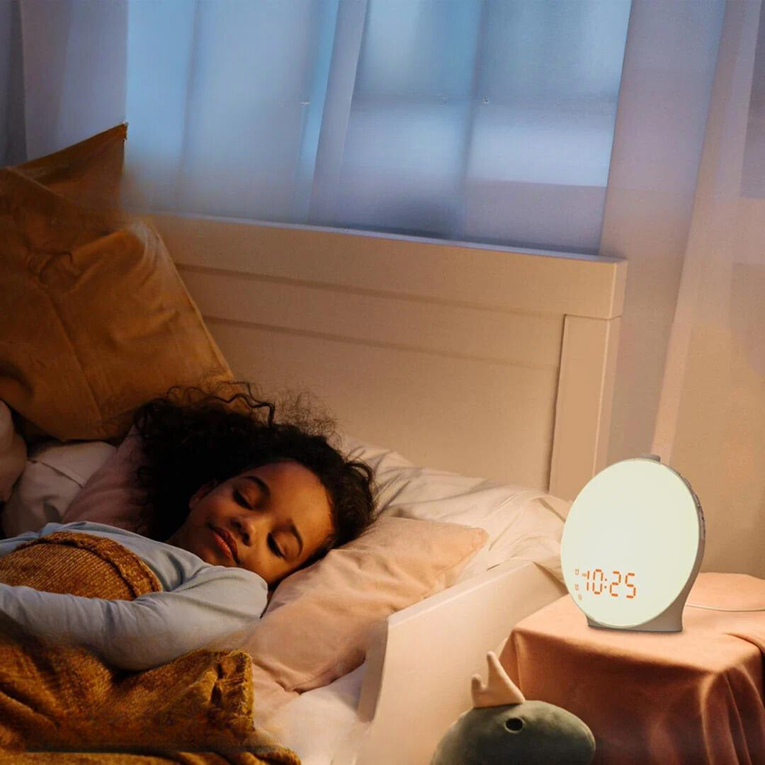 Nowoczesny budzik ze światłem naturalnym, elegancki design, tryb lampki nocnej, uspokajające dźwięki, symulacja wschodu słońca, dekoracja domu.