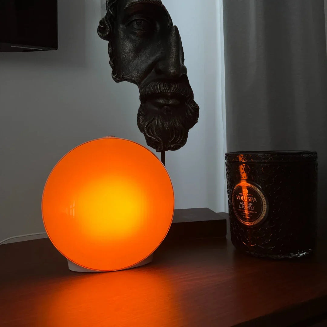 Nowoczesny budzik ze światłem naturalnym, elegancki design, tryb lampki nocnej, uspokajające dźwięki, symulacja wschodu słońca, dekoracja domu.
