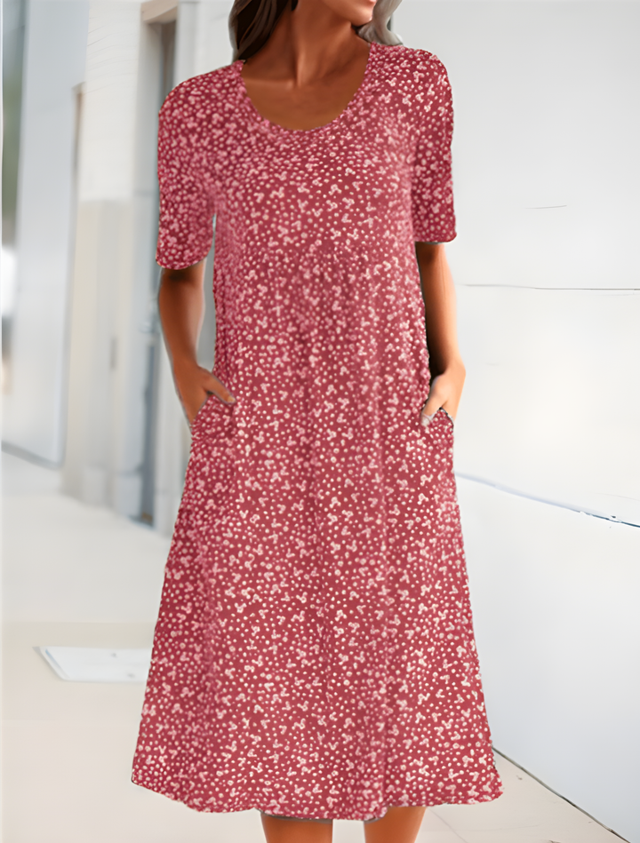Lekka letnia sukienka Sophie, elegancka z oddychającego materiału, nowoczesny design, idealna na niezobowiązujące letnie wyjścia.