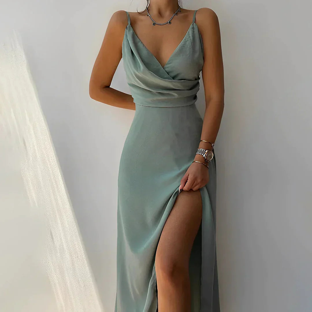 Czerwona elegancka sukienka damska, letni styl, szykowny design, wyrafinowane detale, idealna na wiosnę i lato, podkreślająca sylwetkę.