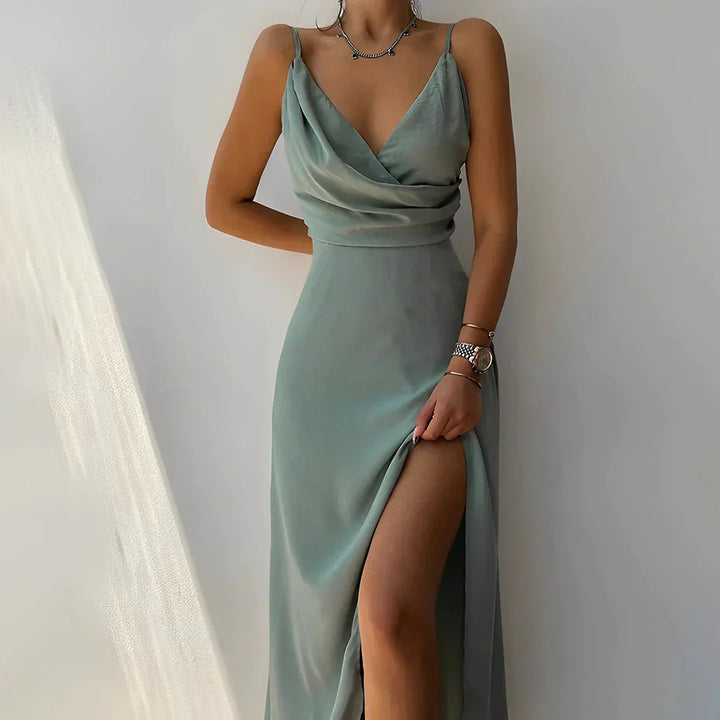 Czerwona elegancka sukienka damska, letni styl, szykowny design, wyrafinowane detale, idealna na wiosnę i lato, podkreślająca sylwetkę.