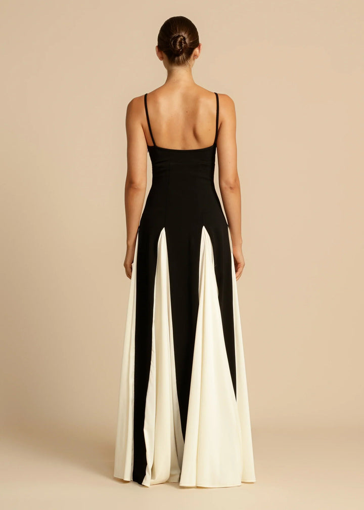 Elegancka sukienka maxi w kolorowe bloki, nowoczesny i elegancki krój, idealna na każdą okazję, niezrównany komfort.