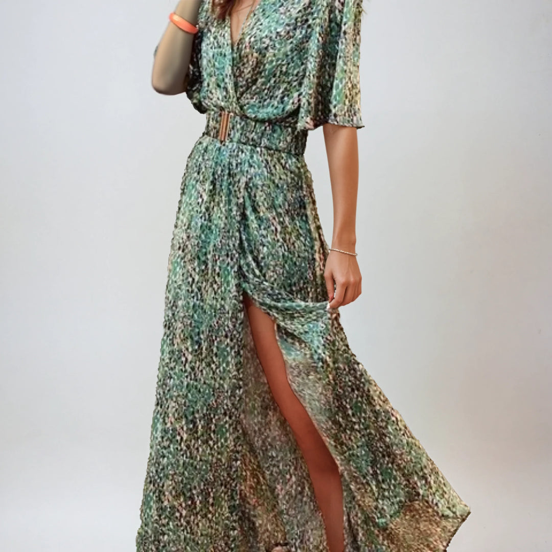 Zwiewna bordowa sukienka maxi w stylu boho z wbudowanym paskiem i eleganckim wzorem dla kobiet.