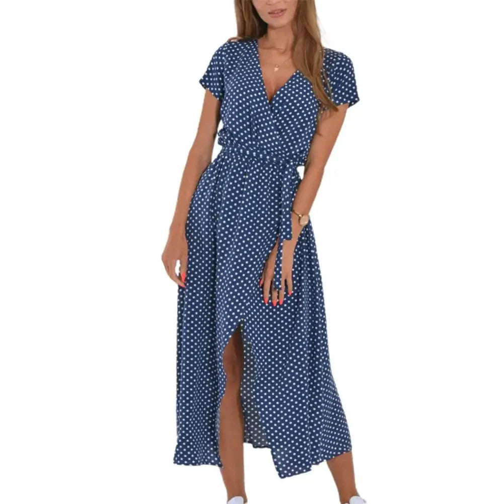 Damska elegancka sukienka midi Inez w kolorze niebieskim, podkreślająca figurę, lekka tkanina, idealna na lato.
