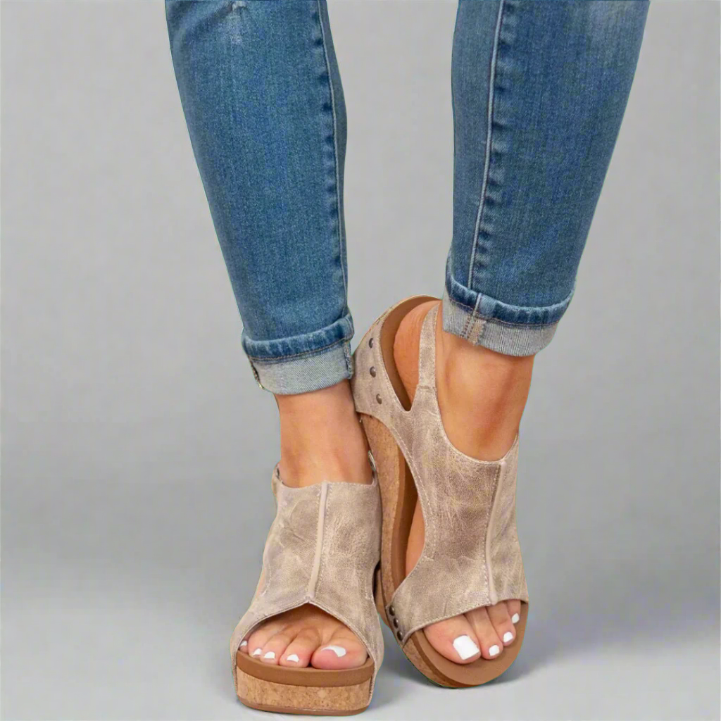 Ergonomiczne damskie sandały ortopedyczne w kolorze czarnym z antypoślizgową podeszwą dla komfortu i eleganckiego codziennego stylu.