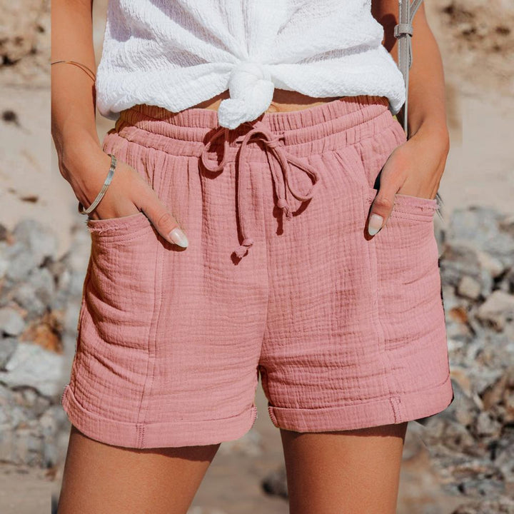 "Short d'été en lin femme, taille haute, léger et confortable pour style élégant et adaptable aux journées ensoleillées."