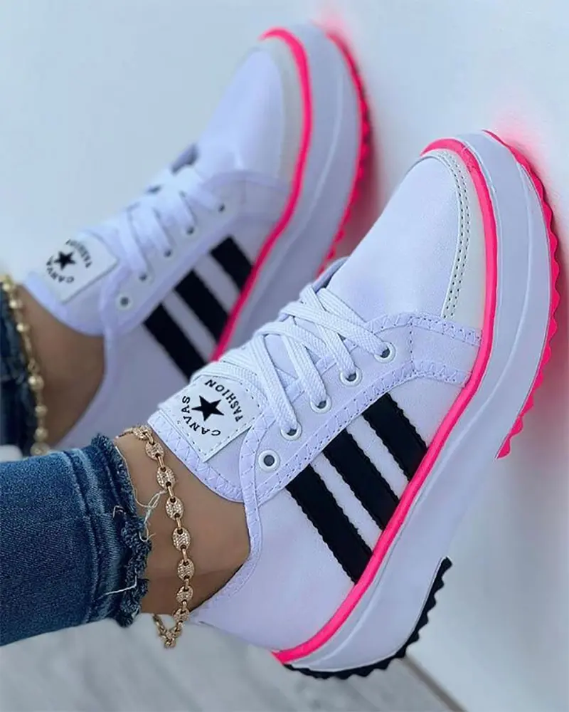 Damskie kolorowe sneakersy w kolorach białym, niebieskim, różowym, czarnym; wygodne, lekkie, oddychające, z antypoślizgową podeszwą.
