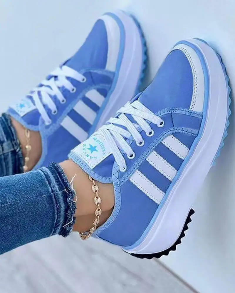 Damskie kolorowe sneakersy w kolorach białym, niebieskim, różowym, czarnym; wygodne, lekkie, oddychające, z antypoślizgową podeszwą.