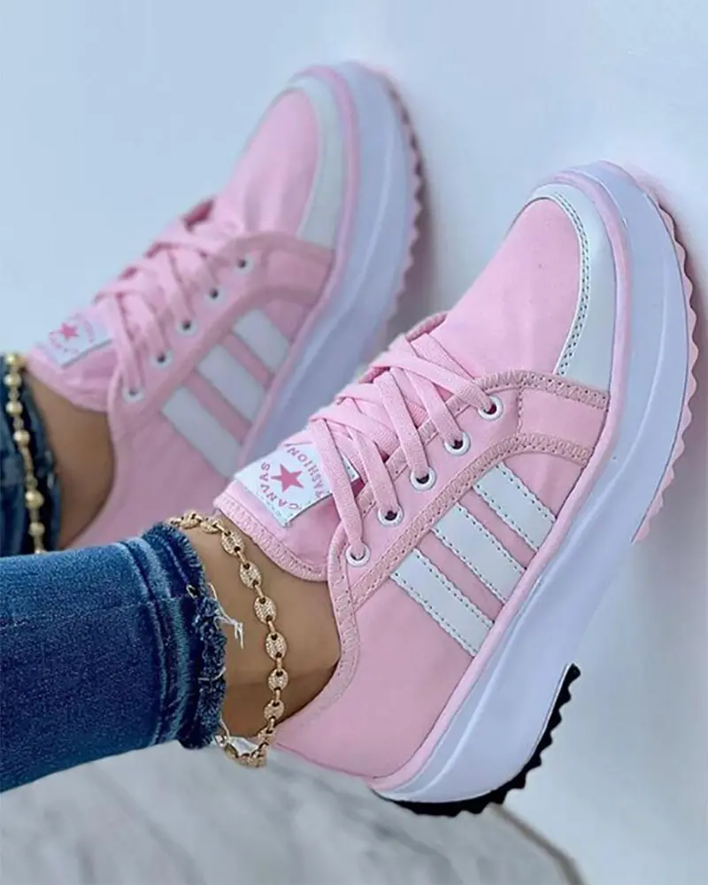 Damskie kolorowe sneakersy w kolorach białym, niebieskim, różowym, czarnym; wygodne, lekkie, oddychające, z antypoślizgową podeszwą.