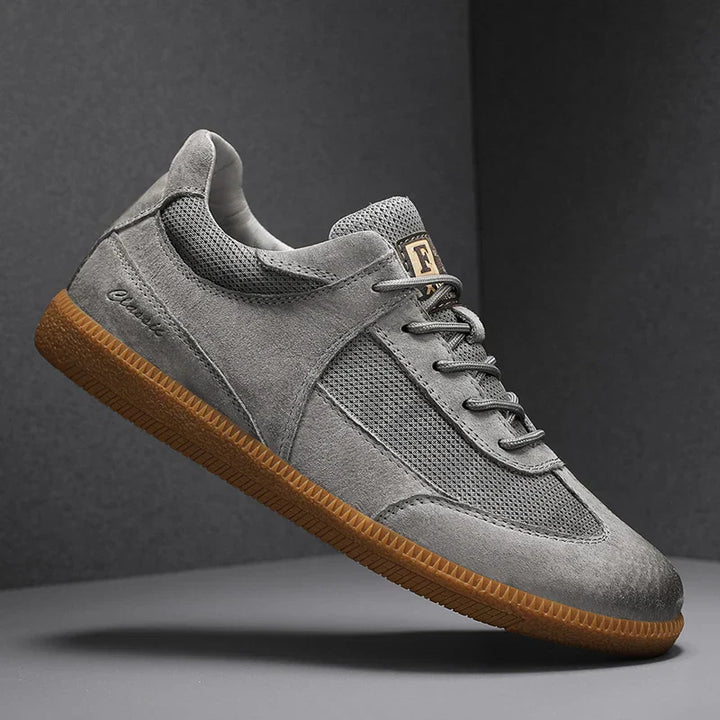 Męskie sneakersy z włoskiej skóry, eleganckie i komfortowe, czarny design, antypoślizgowa podeszwa.