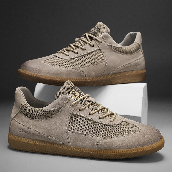 Wygodne męskie sneakersy wykonane z włoskiej skóry w odcieniu szarości, idealne do codziennych stylizacji.