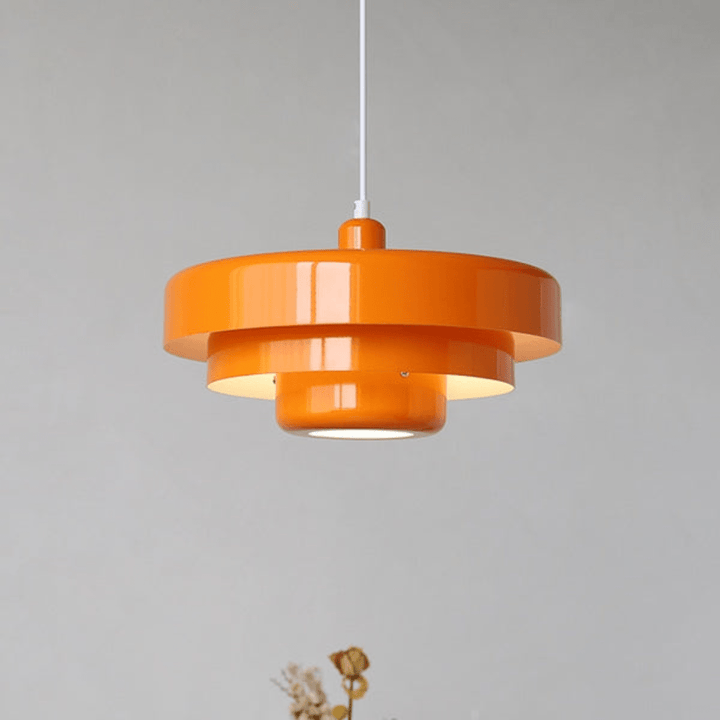 Wisząca lampa LED vintage, szkło i metal, ciepłe światło 2700K, elegancki design do ciepłego wnętrza.