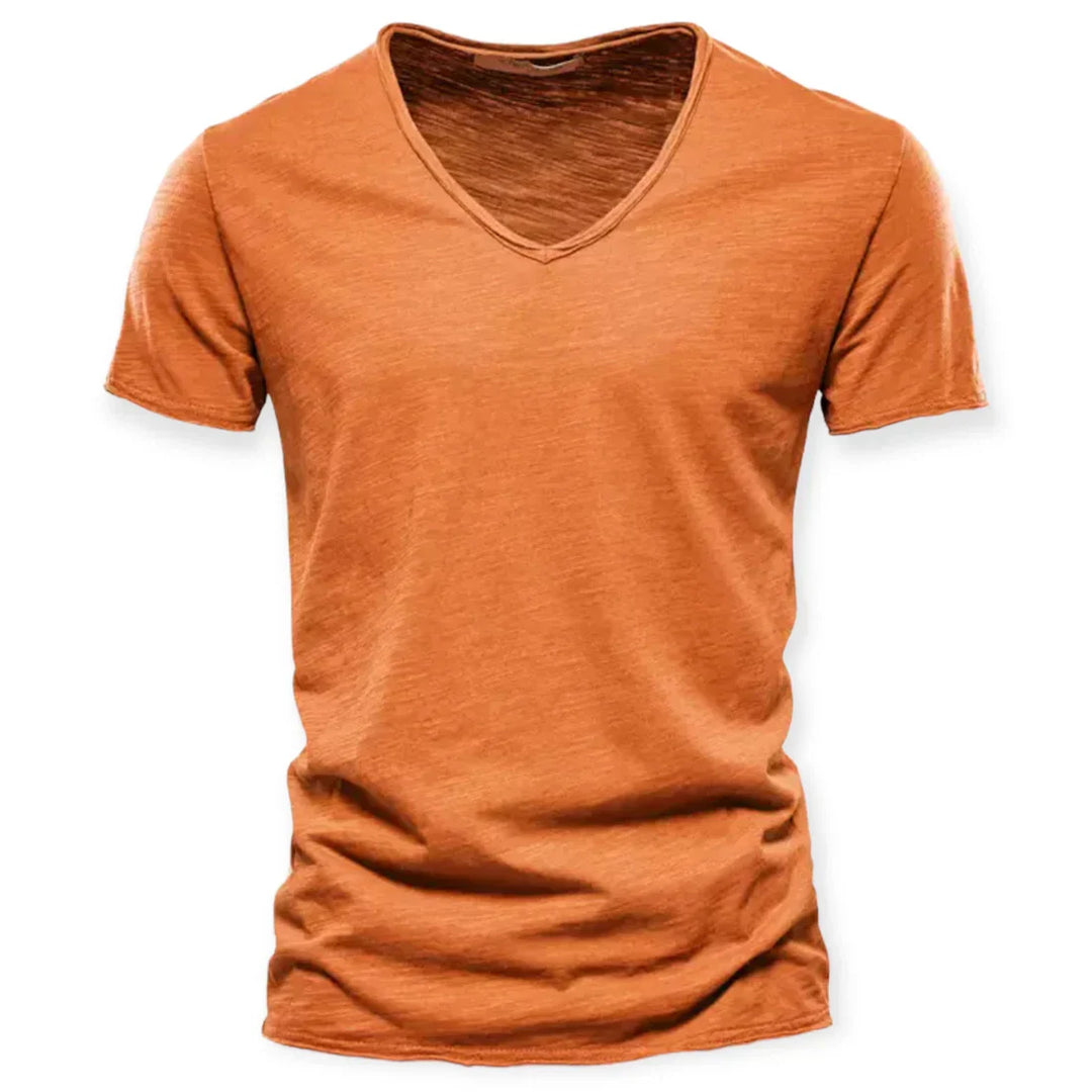 Męski T-shirt z dekoltem V, wygodny, z krótkim rękawem, idealny do eleganckiego i komfortowego codziennego stylu.