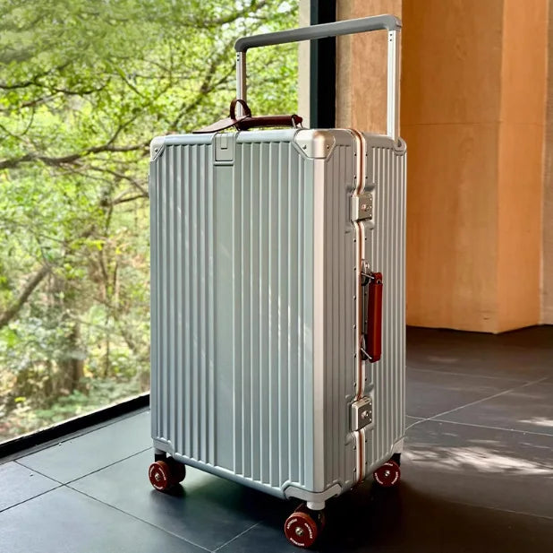 Twarda walizka podróżna unisex Valencia Voyager, gotowa do drogi. Lekki, wytrzymały bagaż z zamkiem TSA.