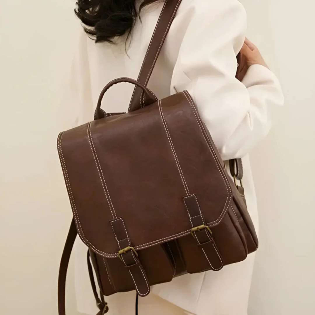Plecak retro unisex RetroTrail. Stylowy, brązowy plecak vintage na co dzień, do pracy i szkoły. Modny dodatek miejski.