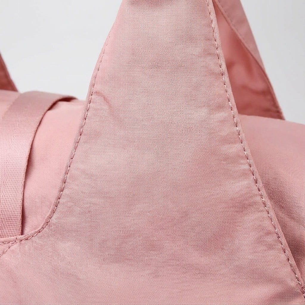 Torba treningowa unisex na siłownię, jogę i basen. Wytrzymała, wodoodporna, z paskiem na ramię.