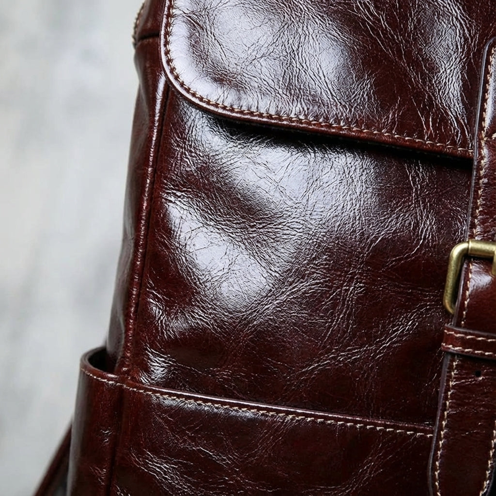 Solidny plecak podróżny Leatherlyx na laptopa, z wygodnymi szelkami, wytrzymała skóra, idealny w każdą podróż.