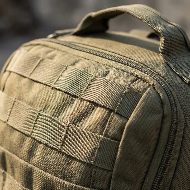 Duży plecak taktyczny 80L, pojemny, idealny na długie wędrówki, survival i sprzęt turystyczny.