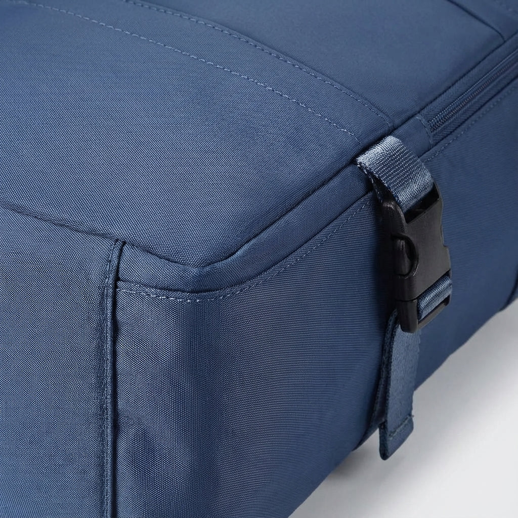 Praktyczny plecak podróżny unisex SkyGuardBag, zgodny z TSA, idealny jako bagaż kabinowy i akcesorium podróżne.