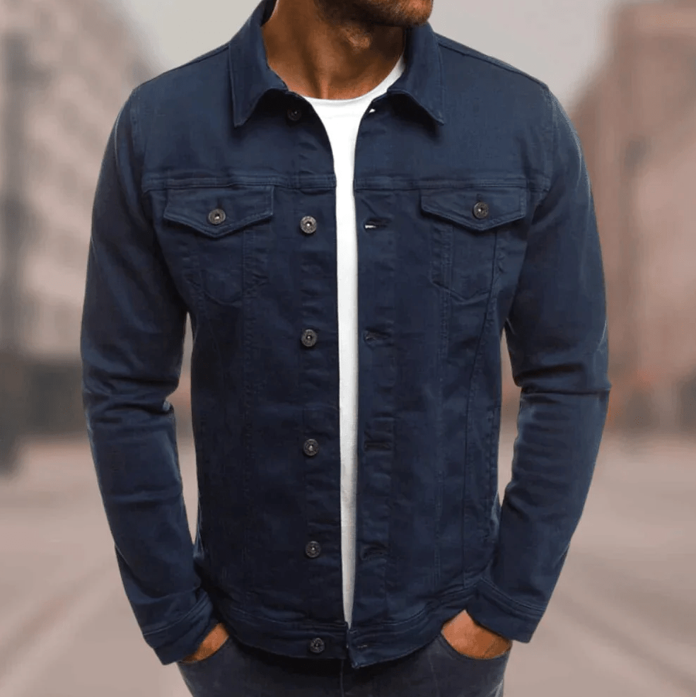 Męska kurtka jeansowa streetwear o miejskim wyglądzie, niebieski denim, kieszenie, kontrastujące szwy, nowoczesna i elegancka