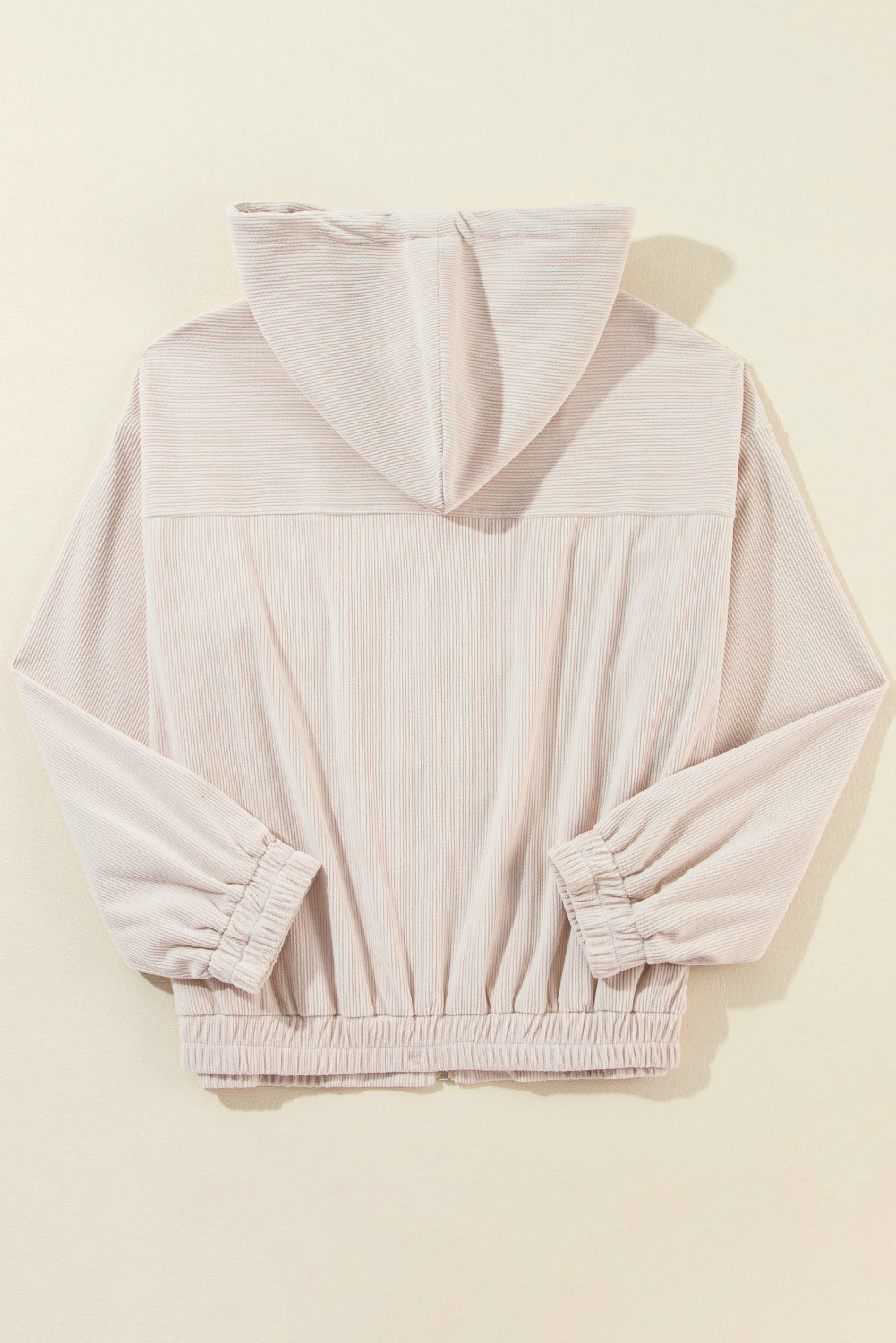 "Veste en velours côtelé beige avec capuche, style décontracté et élégant pour femmes, doux et parfait pour l'automne."