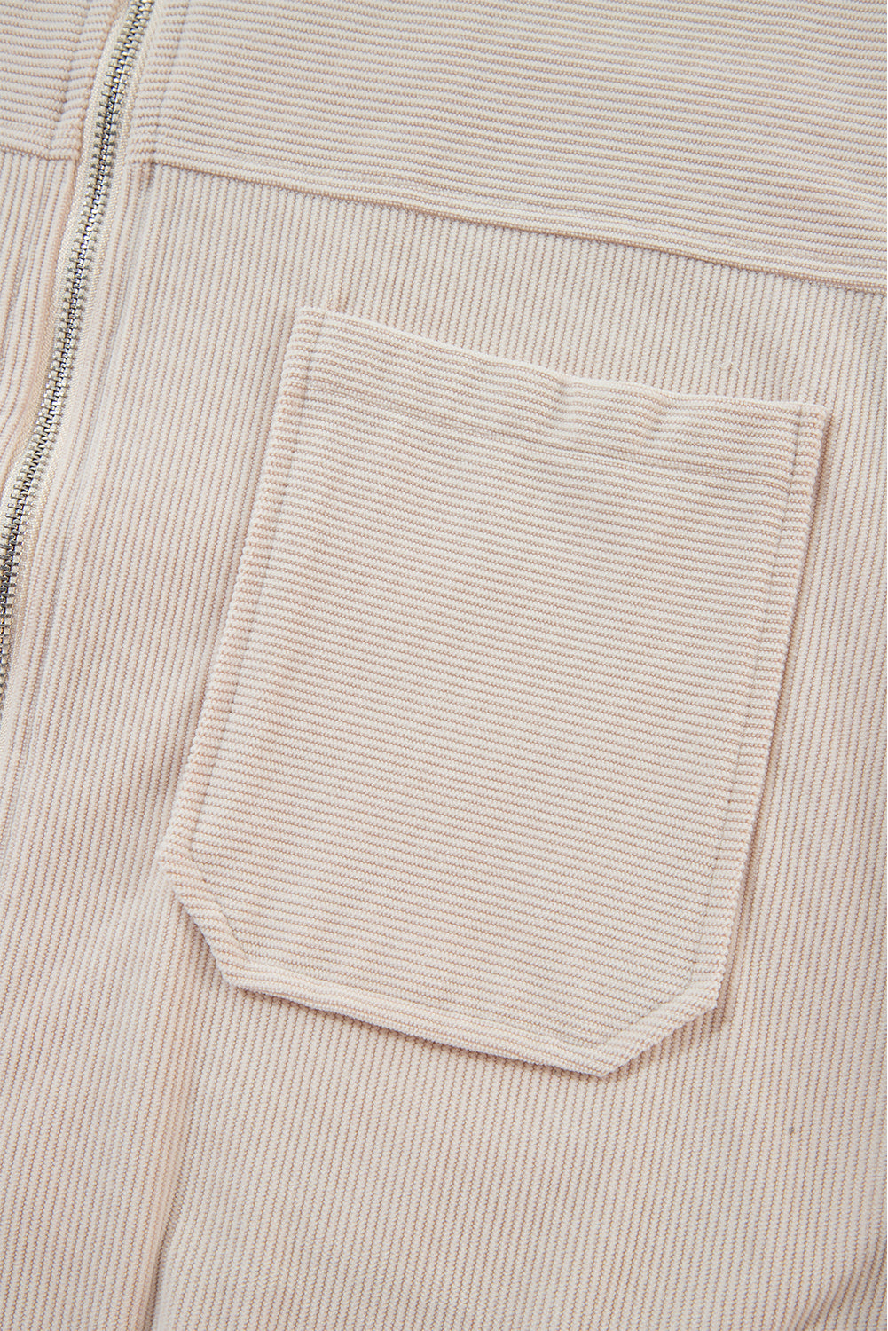 "Veste en velours côtelé beige avec capuche, style décontracté et élégant pour femmes, doux et parfait pour l'automne."