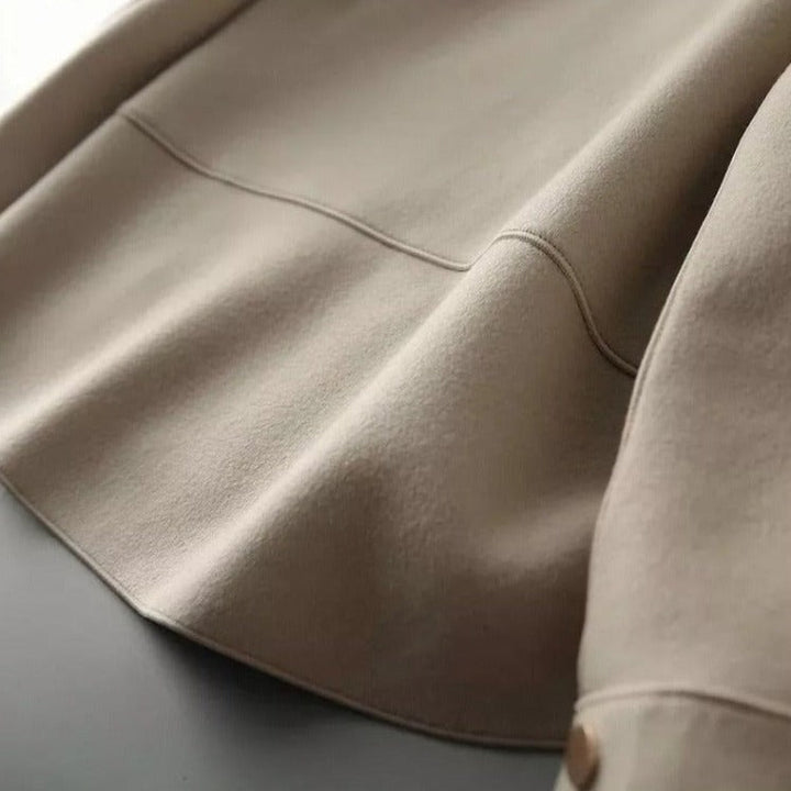 Elegancka damska bawełniana kurtka o wyrafinowanym designie, klasycznym kroju i szykownym wyglądzie, idealna na każdą okazję.
