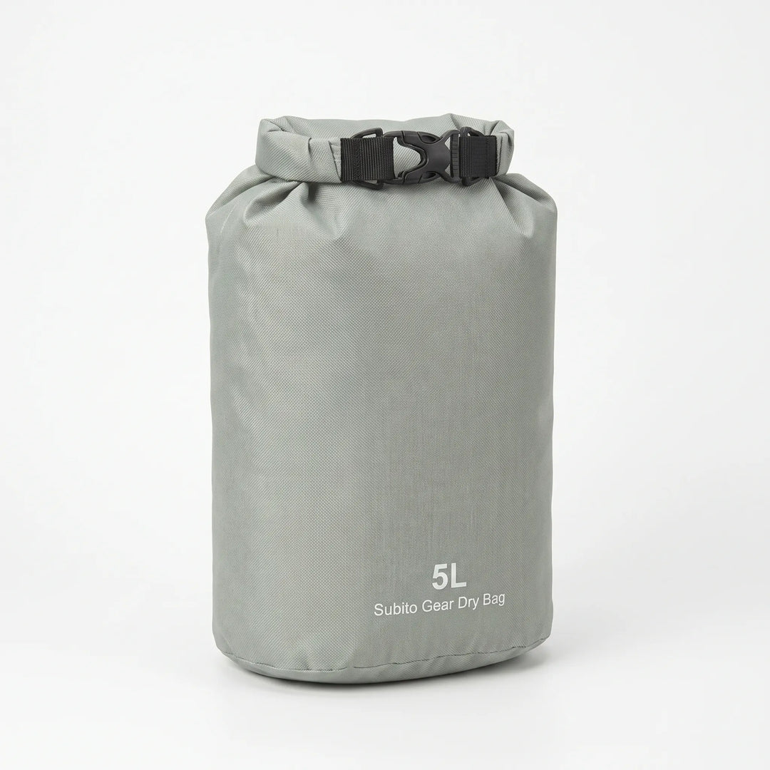 Praktyczny Dry Bag, sucha torba na plażę i podróże, zapewniająca bezpieczeństwo rzeczy.