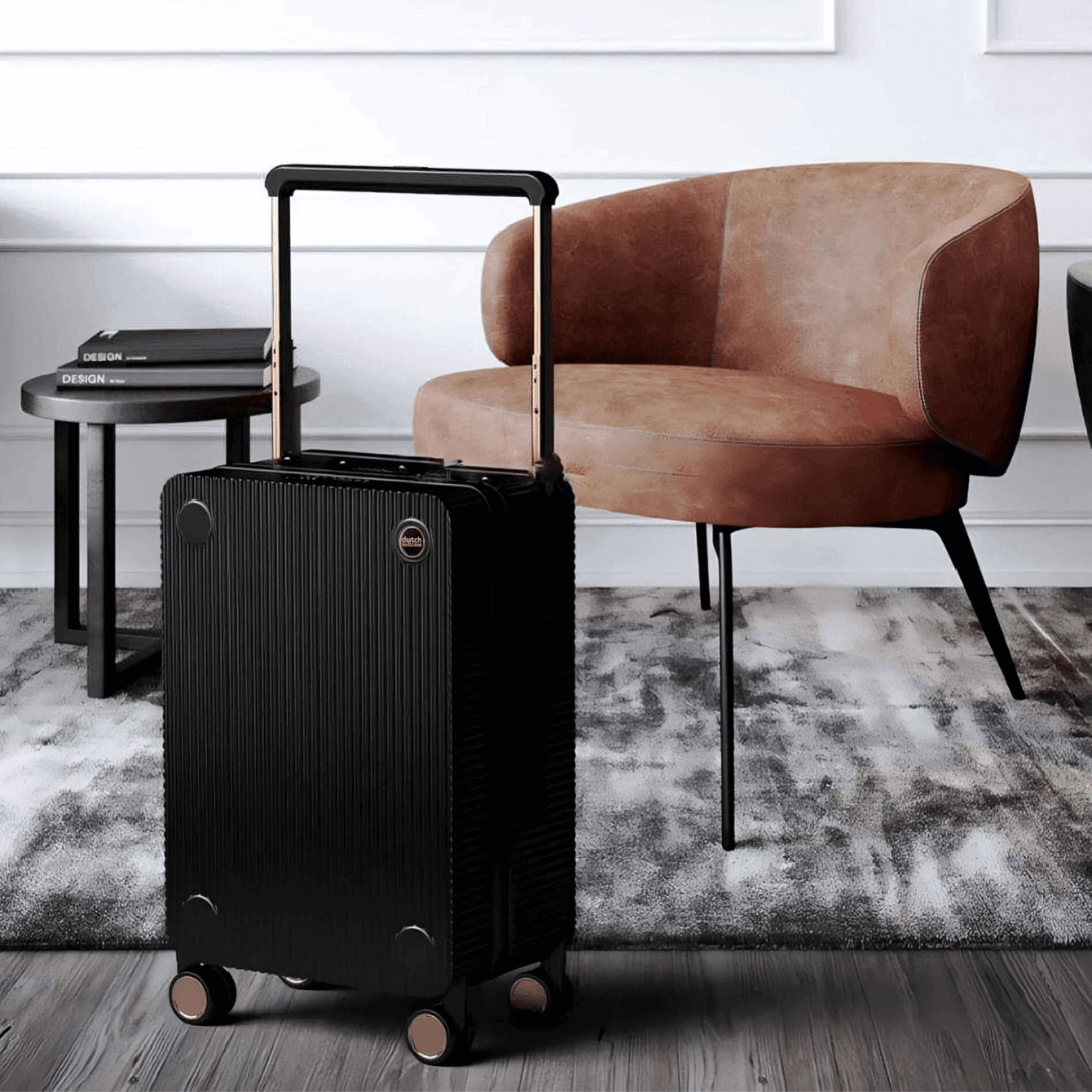 Mała walizka twarda Rotterdam Voyager z zamkiem TSA i cichymi kółkami 360, idealna jako bagaż podręczny.